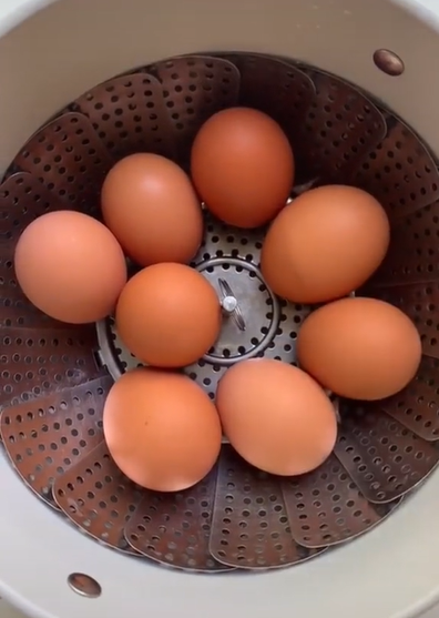 Simple trick that'll make the shells 'slide right off' your boiled eggs