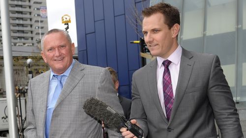 Stephen Dank questioned by 9NEWS reporter Corey Norris outside the Federal Court in Melbourne in September 2014. (AAP)