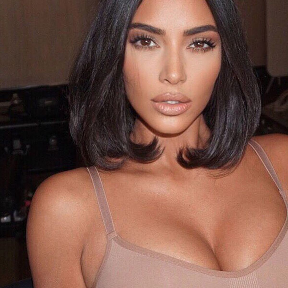 Is Kim Kardashian West's method of using body makeup on psoriasis safe?