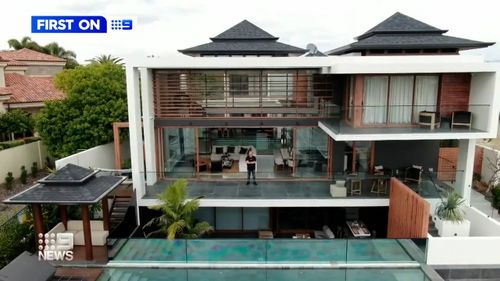 Gold Coast man makes a fortune collecting shopping trolleys