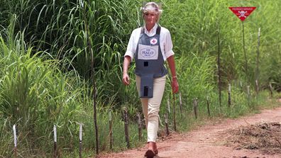 Princess Diana walking in Huambo, January 1997