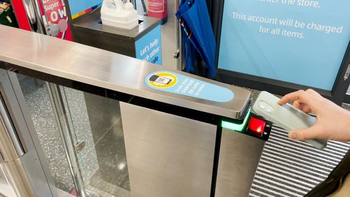 Aldi is the latest to open a checkout-less store in London as more scan and go options are rolled out in Australia.