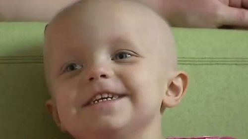 Cancer-stricken toddler requests 500 Christmas cards