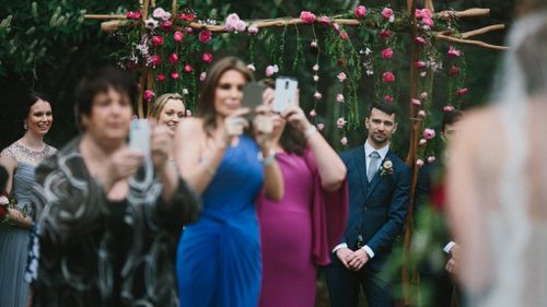 Wedding photographer tells guests to put phones away in angry Facebook post