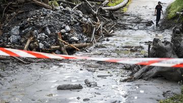 Search efforts continue in Chamoson for two missing persons who have been carried away by a mudslide after a violent storm that struck on 11 August evening.  