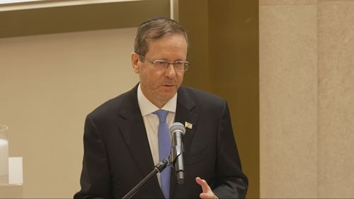 Herzog prestou homenagem ao 