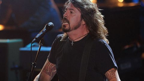 Dave Grohl kicks brawler out of Foo Fighters show