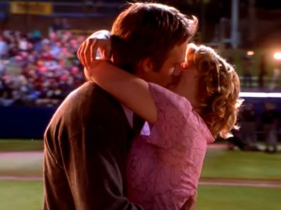 Michael Vartan and Drew Barrymore star in Never Been Kissed.