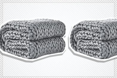 9PR: Knitted Weighted Blanket in Grey.