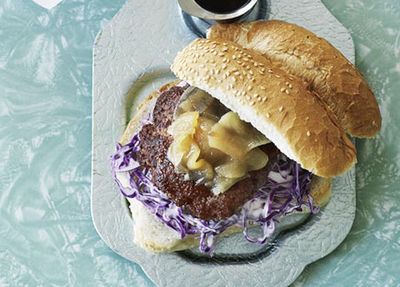 <a href="http://kitchen.nine.com.au/2016/05/19/15/49/pork-burgers-with-pear-relish-and-onion-rings" target="_top">Pork burgers with pear relish and onion rings<br>
<br>
</a>