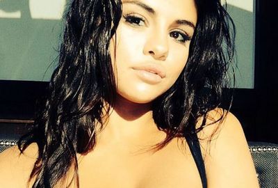 Selena Gomez continues to break Bieber's heart with this saucy Insta-snap.