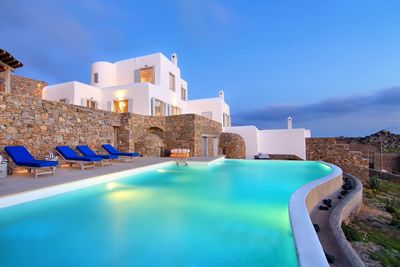 <strong>MYKONOS,
GREECE: &euro;3,200,000 JK Property &amp; Yachting<br />
</strong>