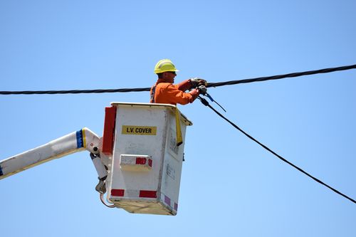 More than 2000 Sydney homes and businesses are without electricity due to a power fault that has extended across multiple suburbs.