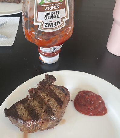 steak debate on reddit over tomato sauce
