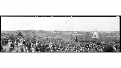 Swearing in ceremony in Centennial Park - 1901