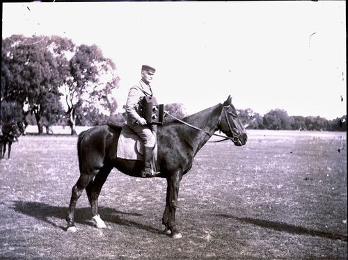 Il fotografo SMH George Bell. 1910. Archivi Fairfax, ricchi e rari