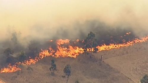 Temperatures measured 39 degrees in the town, expected to be higher near the fireground. (9NEWS)