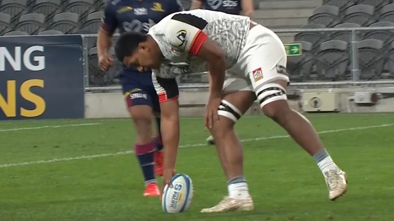 Finau finishes brilliant Chiefs try | Nine.com.au