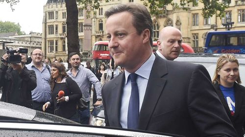 David Cameron under pressure to quit after Brexit defeat