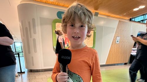 Joshua, sette anni, ha incontrato Meghan Markle, duchessa del Sussex e ha scattato una foto