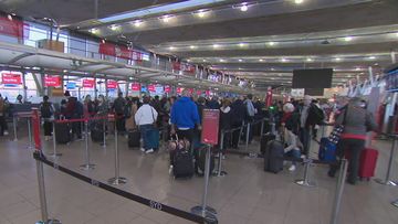 Long lines at Sydney Airport.