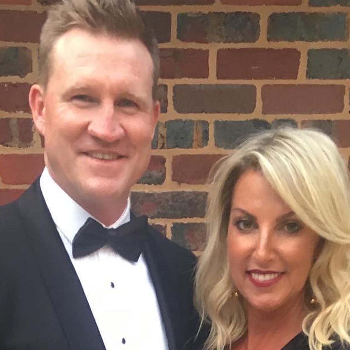Afl Super Couple Bucks And Tania Split