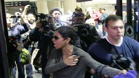 Watch: Halle Berry screams at paparazzi, holds back angry fiancé Olivier Martinez