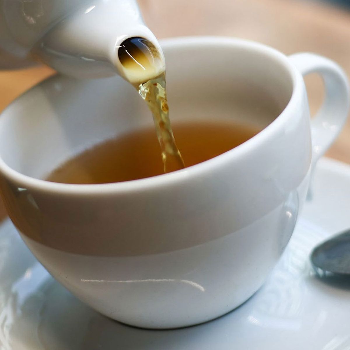 A US scientist outrages the British with advice about adding salt to tea –  and the American embassy stirs it up