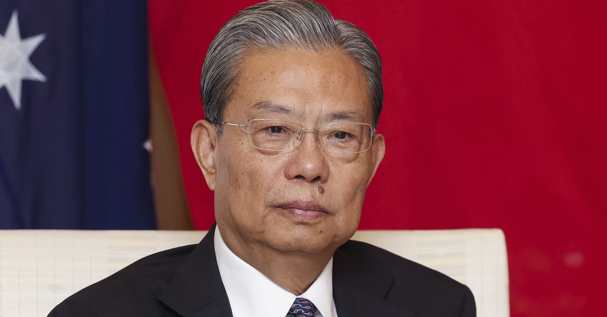 Politicians warned to turn off their phones before this man arrives in Parliament House