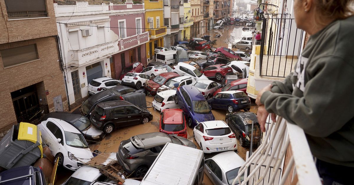 Valencia, Malaga e altre zone del sud furono gravemente colpite, uccidendo almeno 64 persone