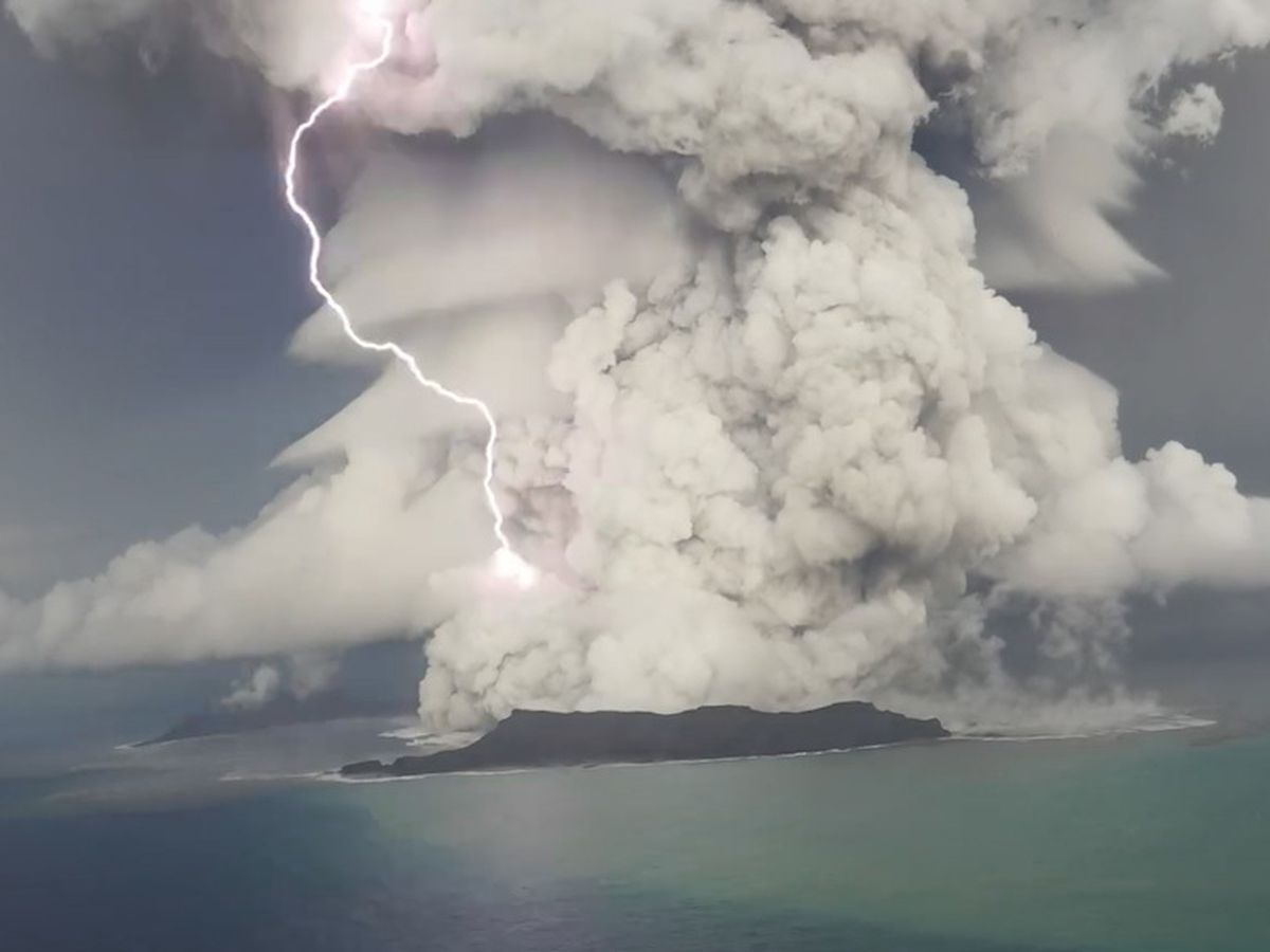 Lightning in the 'cataclysmic' Tonga volcano eruption shattered 'all  records'