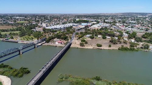 The South Australian community of Murray Bridge is in the grips of a dangerous ice problem. (9NEWS)