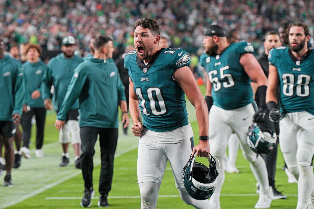 Philadelphia Eagles' Arryn Siposs went from bush footy in Australia, to  college football and NFL Super Bowl