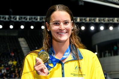 Kaylee Mckeown of Australia shows the gold medal after compete in the 100m Backstroke Women Final during the FINA Swimming Short Course World Championships at the Melbourne Sports and Aquatic Centre. Melbourne (Australia), December 14th, 2022. (Photo by Giorgio Scala/Mondadori Portfolio via Getty Images)