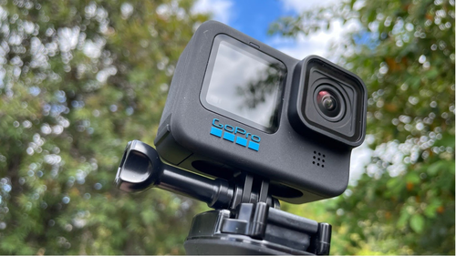 The GoPro HERO10 supports 5.3K video at 60 frames per second. 