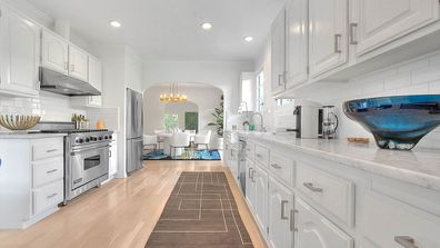 La vecchia casa di Charlize Theron a Los Angeles è di nuovo in vendita