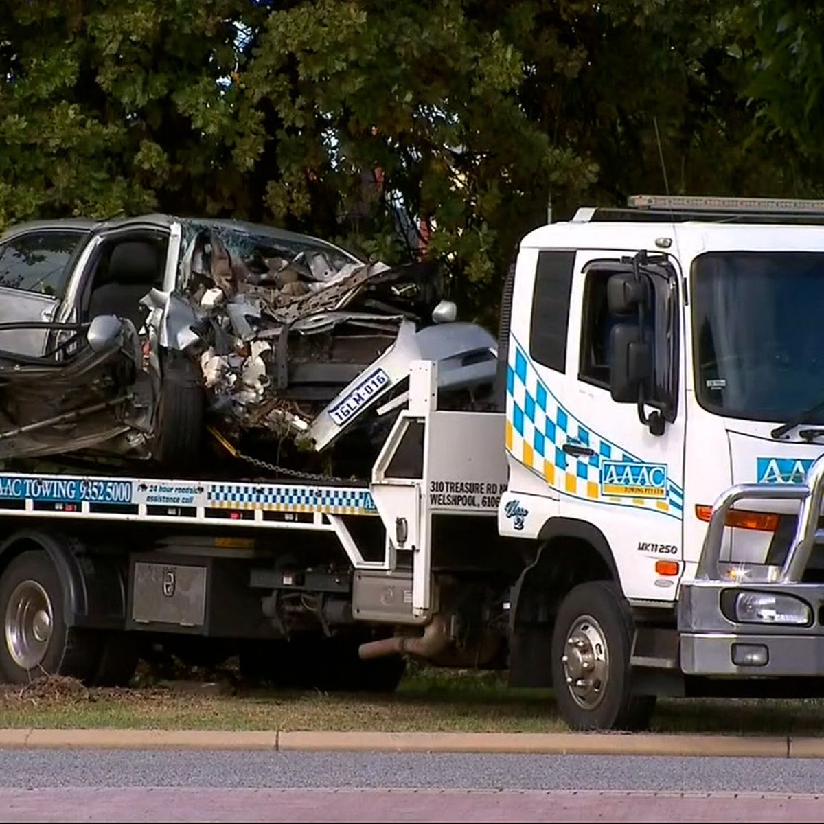 Perth Car Crash Five Seriously Injured After Car Hits Tree Catches Fire In Rivervale