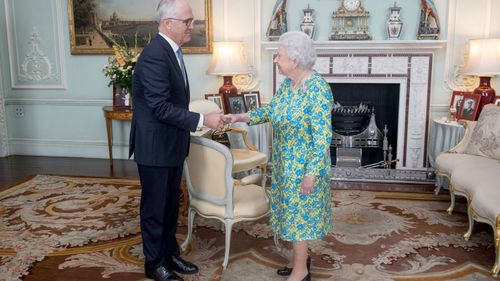 Republican Malcolm Turnbull meets Queen Elizabeth in London