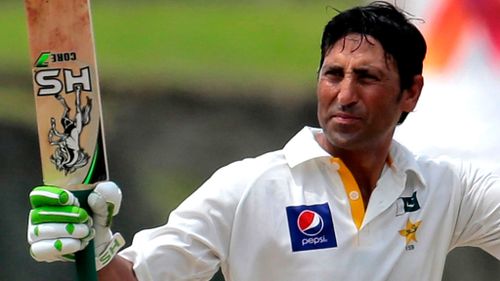 Pakistan's Younis Khan hammers third consecutive Test century