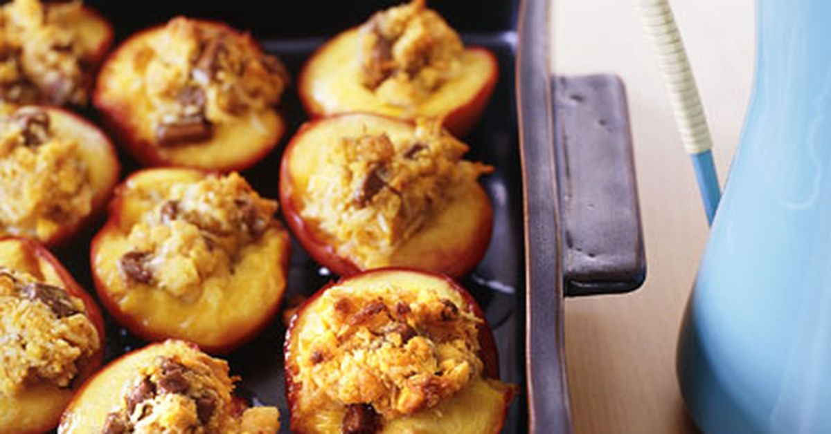 Baked nectarines stuffed with coconut and milk chocolate - 9Kitchen