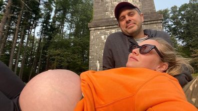 Thomas Sadoski and Amanda Seyfried, baby bump, pregnancy, photo