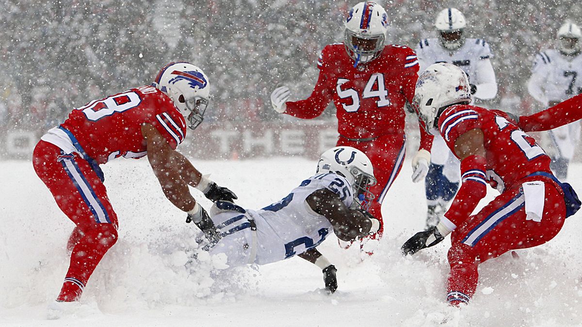 NFL Dad, Week 14: Snow makes everything beautiful, even Colts-Bills 