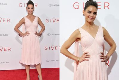 While K-Holmes looks pretty in pink at <I>The Giver</I> premiere, the real winner is her seriously sexy smokey eye. <br/><br/>Oh and that fierce power pose on the celeb-studded red carpet *snaps for sultry*<br/>