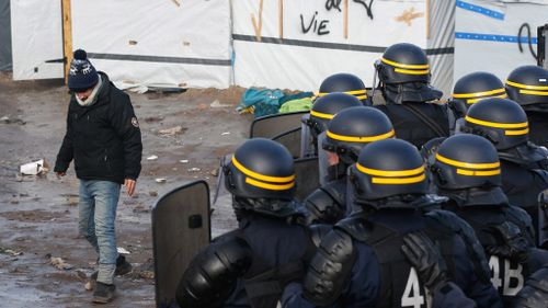 Thugs allegedly posing as police attacked and robbed asylum seekers in Calais, France