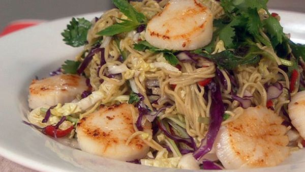 Seared scallops with noodle salad