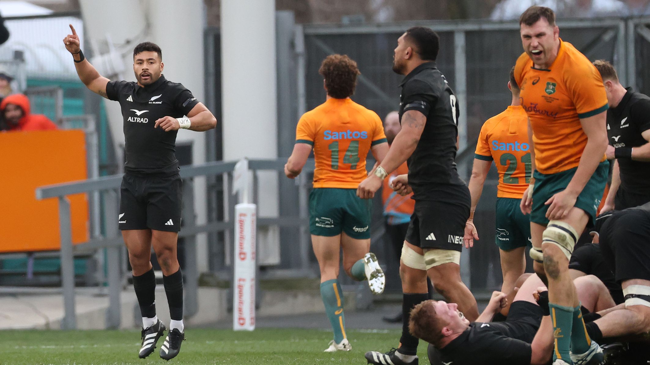 All Blacks break Wallabies hearts with late clutch kick