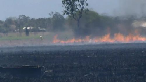 Smoke chokes Bundaberg as firefighters battle bushfire