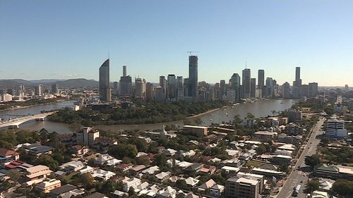 Clear skies in Brisbane on Tuesday, but showers are expected later in the week (9NEWS)