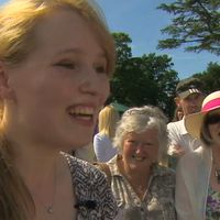 Woman in disbelief as she learns mum's 'hideous' brooch is worth thousands