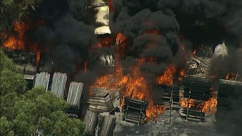 A factory is well alight at Dunheved in Sydney's west. (9NEWS Choppercam)